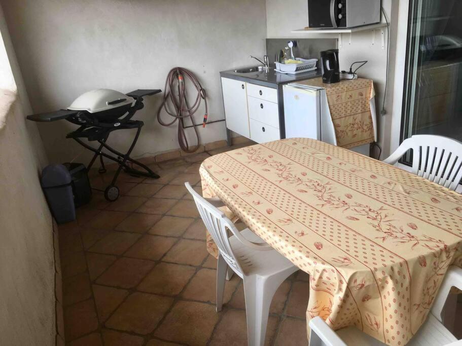 Saint-Thibéry Historic French Townhouseヴィラ エクステリア 写真